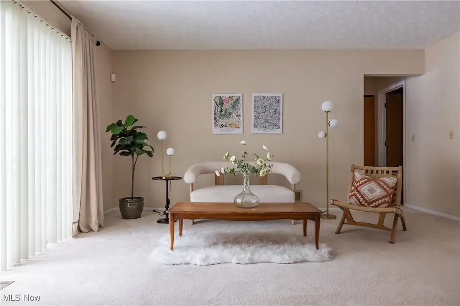 7674 Creekwood Drive, North Royalton, OH 44133 - Image #2