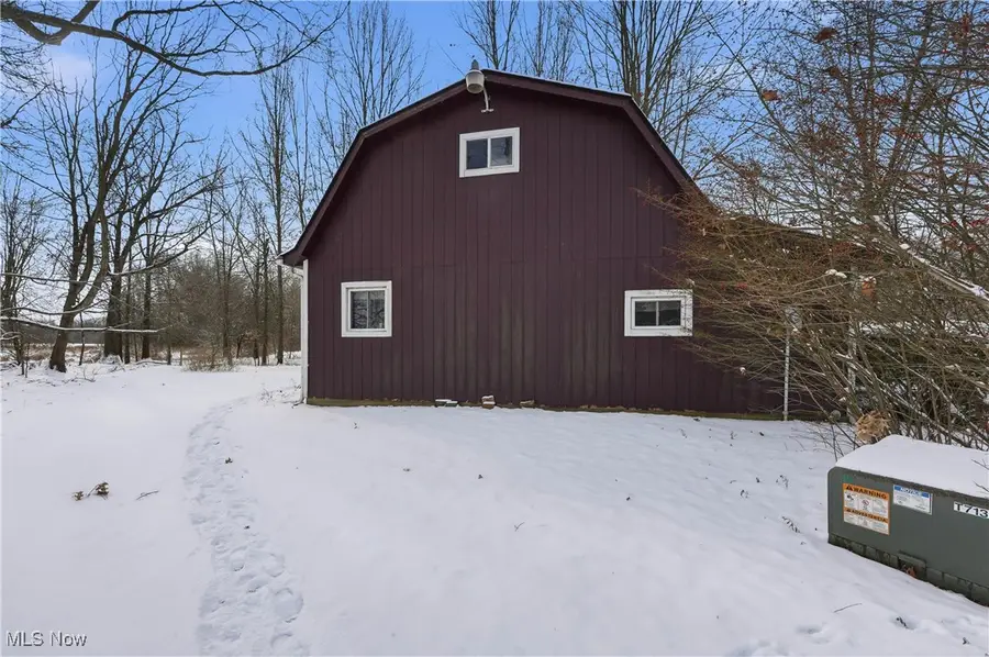 10765 Elton Sw Street, Navarre, OH 44662 - Image #3