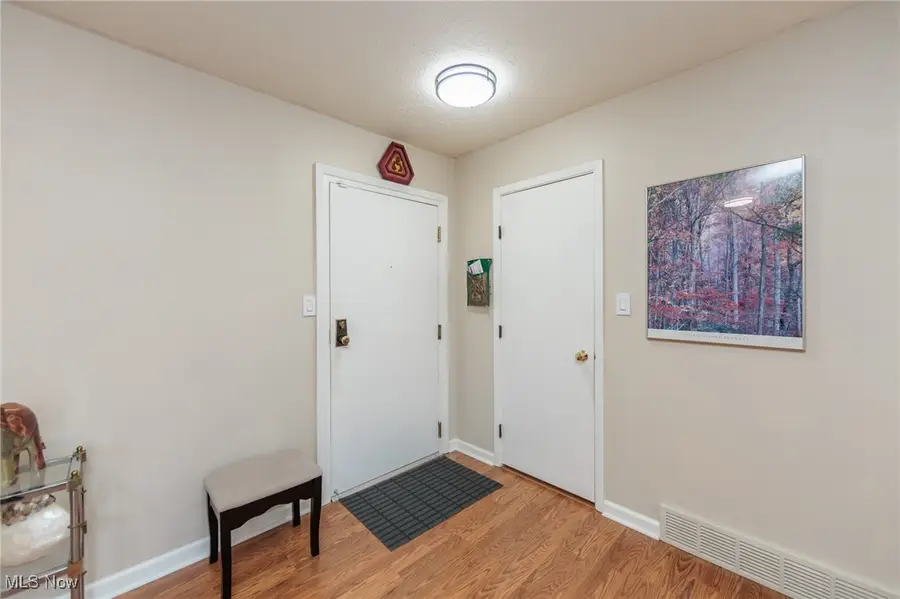 2202 Acacia Park Drive #2412, Lyndhurst, OH 44124 - Image #2