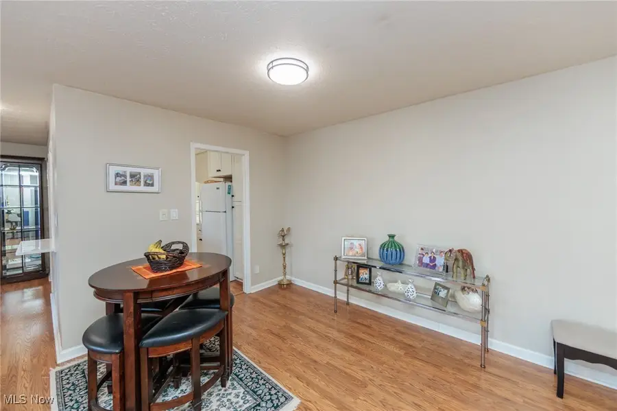 2202 Acacia Park Drive #2412, Lyndhurst, OH 44124 - Image #3