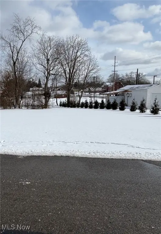 Menegay Road, Louisville, OH 44641