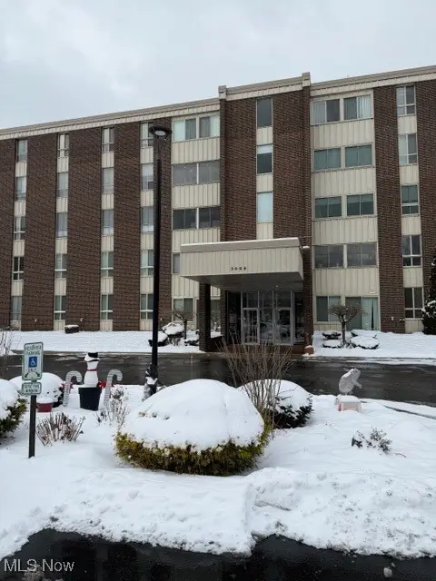 3066 Kent Road #407, Stow, OH 44224