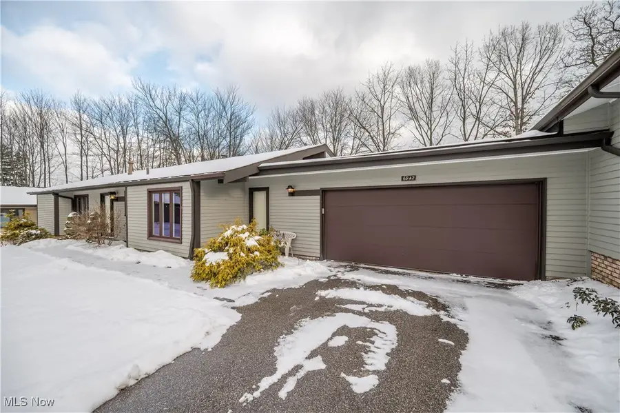 6942 Woodwalk Drive, Brecksville, OH 44141 - Image #2