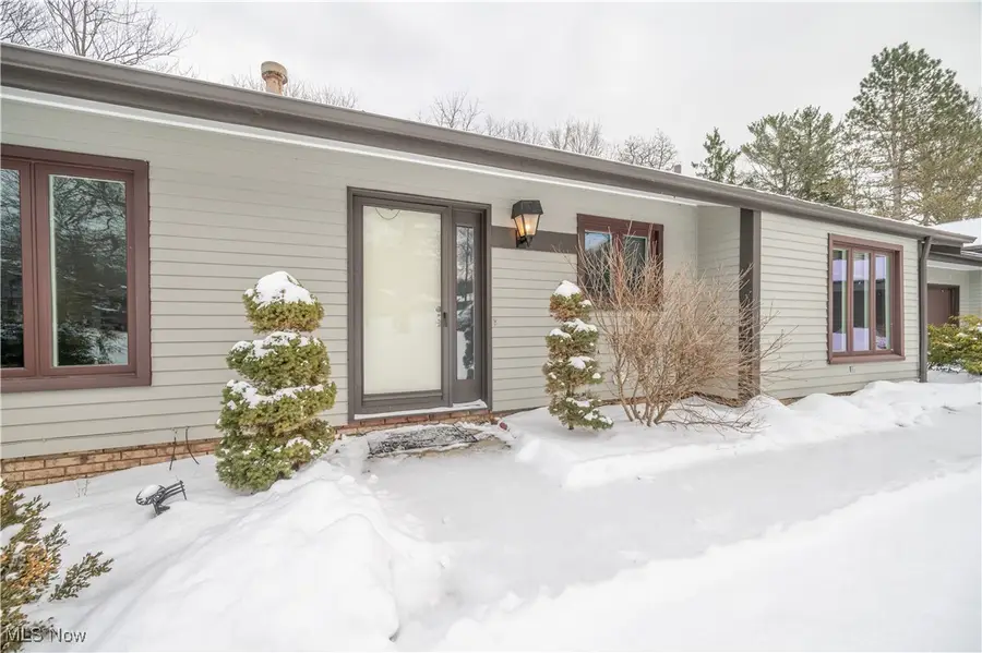 6942 Woodwalk Drive, Brecksville, OH 44141 - Image #3