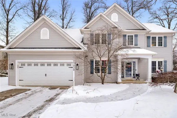 27028 Waterside Drive, Olmsted Falls, OH 44138