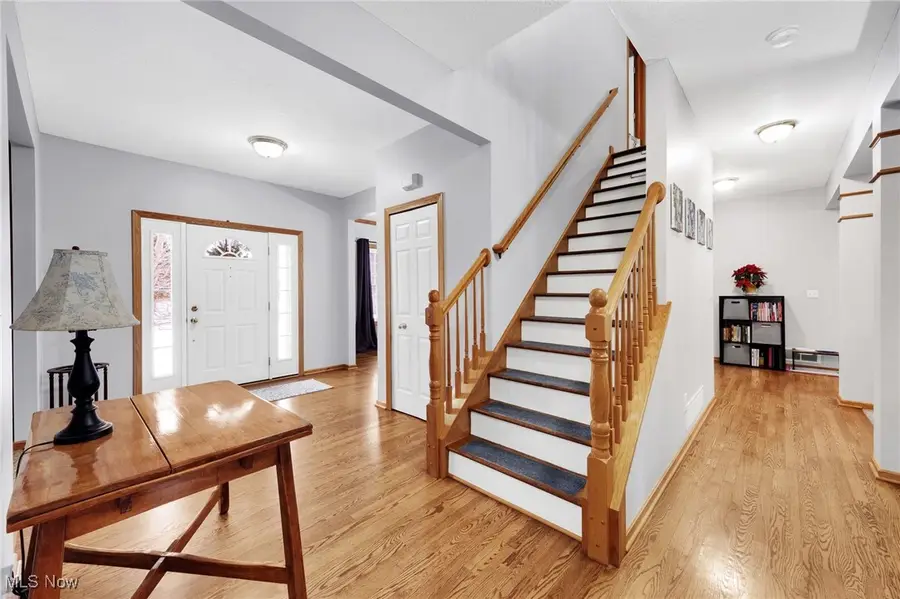 27028 Waterside Drive, Olmsted Falls, OH 44138 - Image #2