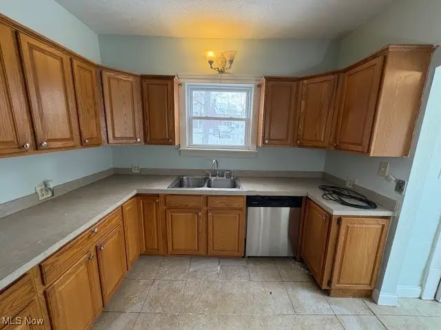 401 Cloverdale Avenue, Akron, OH 44302 - Image #2