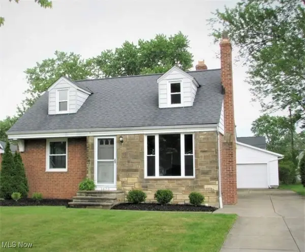 1673 Temple Avenue, Mayfield Heights, OH 44124