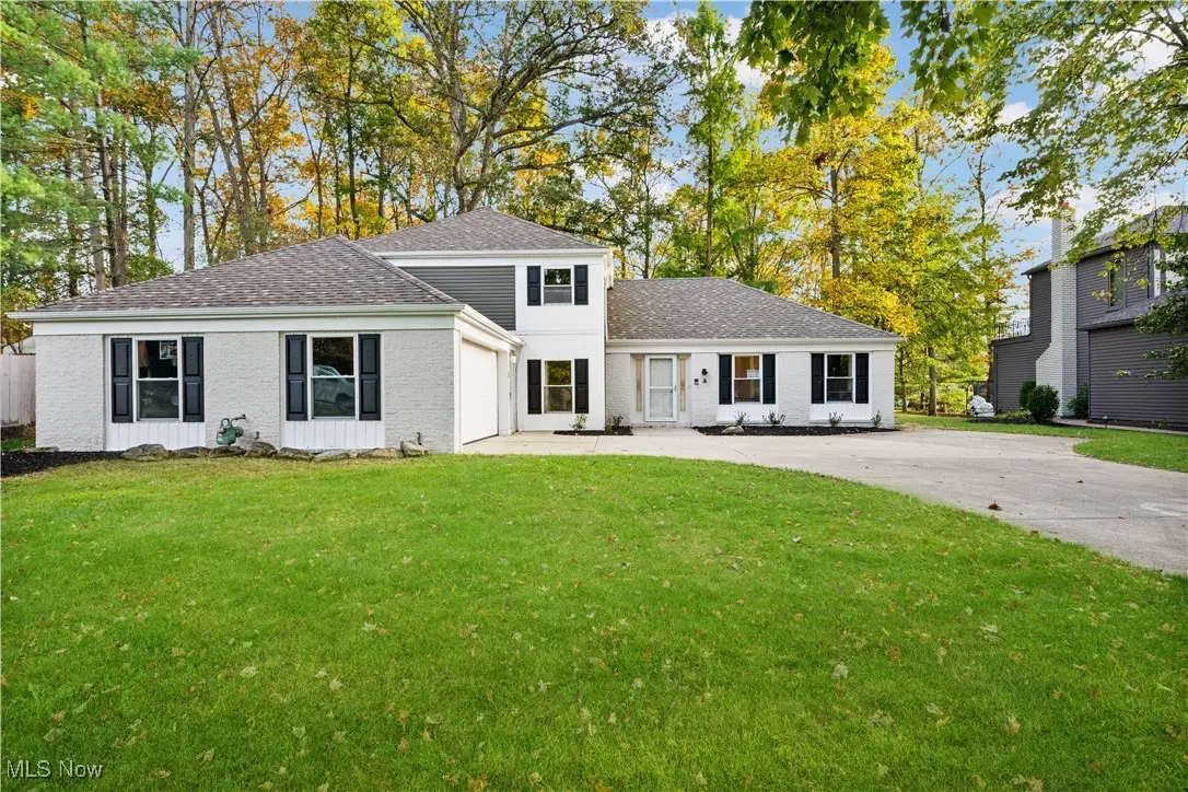 20121 Driftwood Court, Strongsville, OH 44149 - Image #1