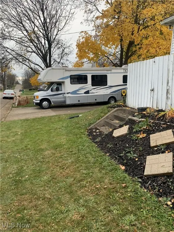 534 E Maple Street, North Canton, OH 44720 - Image #2