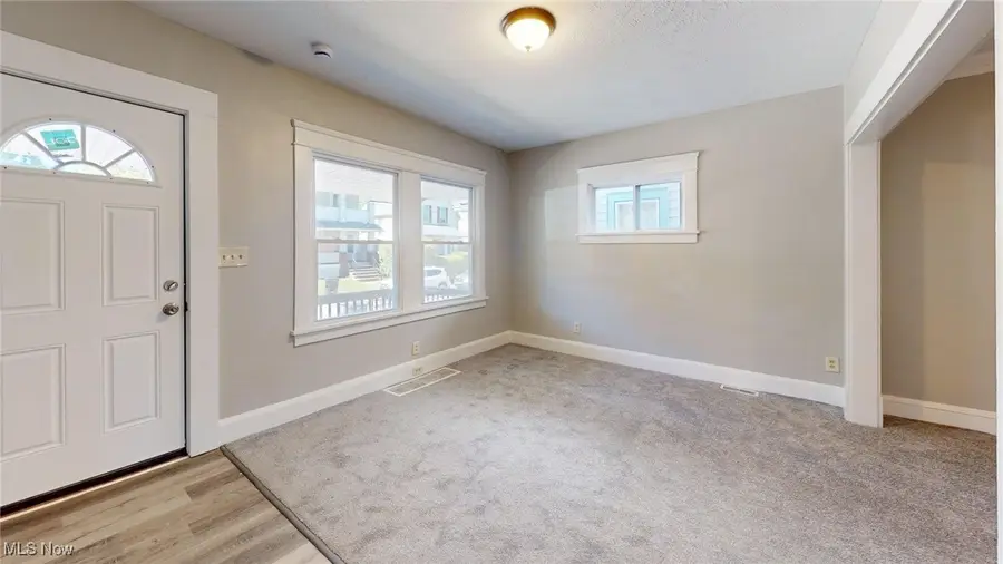 3043 W 105th Street, Cleveland, OH 44111 - Image #3
