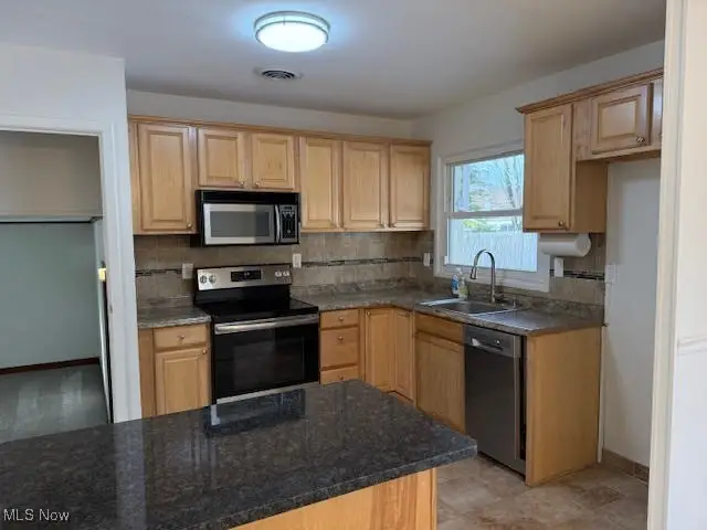 8241 Longview Ne Drive, Warren, OH 44484 - Image #3