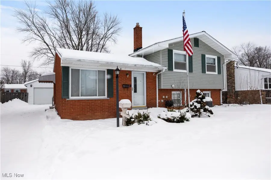 853 Jamestown Avenue, Elyria, OH 44035 - #2