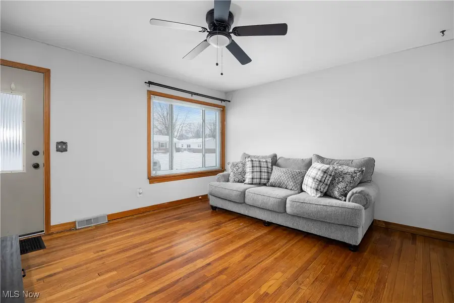 853 Jamestown Avenue, Elyria, OH 44035 - #3