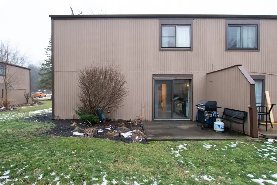 26686 Lake Of The Falls Boulevard, Olmsted Falls, OH 44138 - Image #2