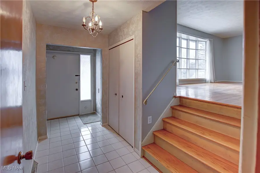 32985 Charmwood Oval, Solon, OH 44139 - Image #2