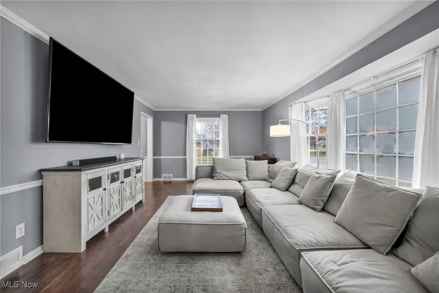 16790 Glenridge Avenue, Middleburg Heights, OH 44130 - Image #2