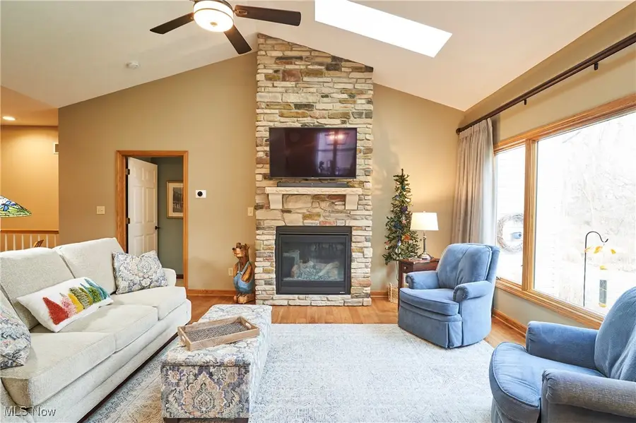 311 Hidden Pond Drive, Doylestown, OH 44230 - Image #2