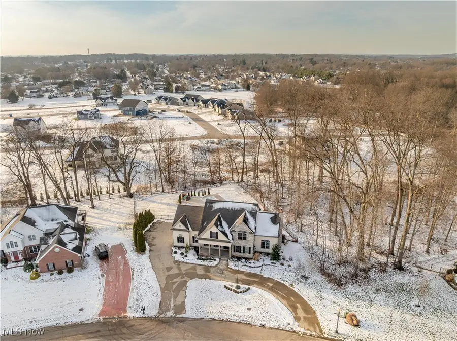 3595 Vineyard Nw Avenue, Canton, OH 44708 - Image #2