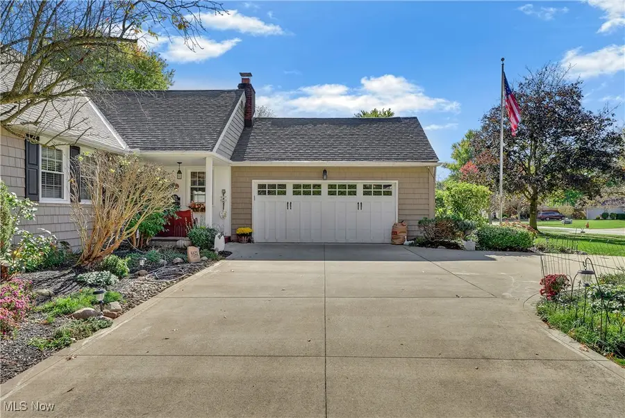 6821 Chadbourne Drive, North Olmsted, OH 44070 - Image #2