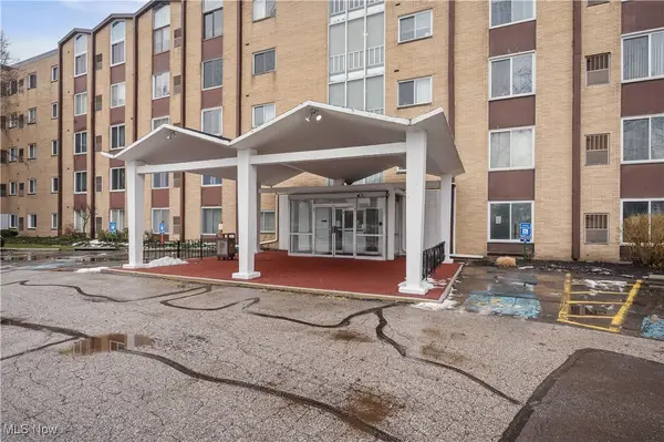 25735 Lorain Road #426, North Olmsted, OH 44070