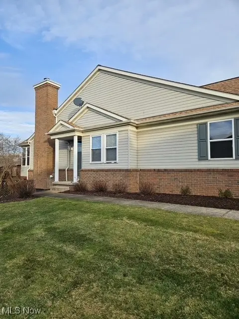 321 Stone Bridge Drive, Sagamore Hills, OH 44067 - Image #2