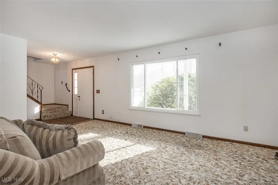 17060 Creighton Drive, Chagrin Falls, OH 44023 - Image #3