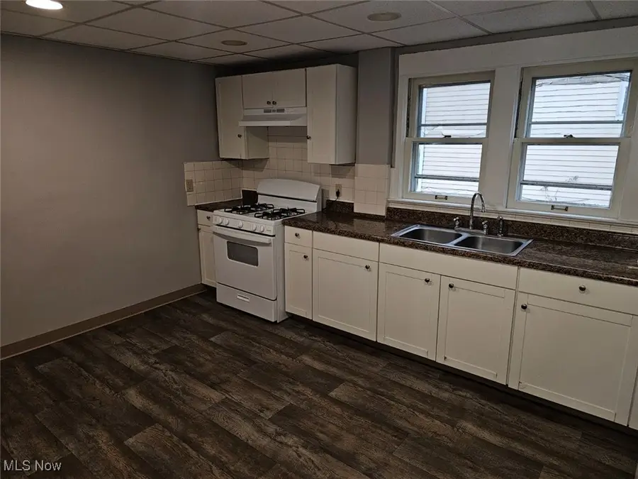 1098 Big Falls Avenue, Akron, OH 44310 - Image #2