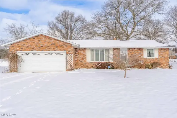 5611 Cherokee Nw Avenue, North Canton, OH 44720