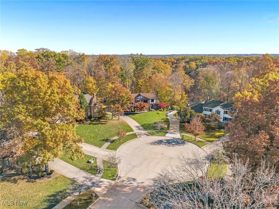 10066 Gatewood Drive, Brecksville, OH 44141 - Image #2