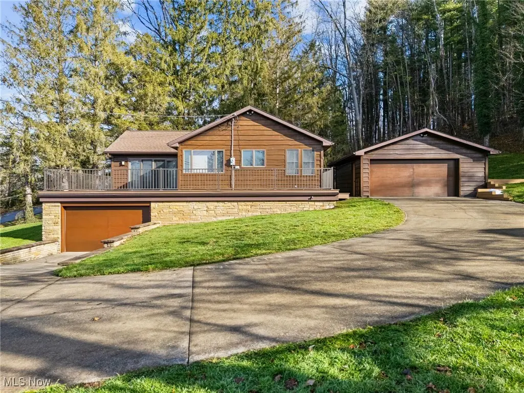 9480 Lakewood Ne Drive, Mineral City, OH 44656 - Image #1