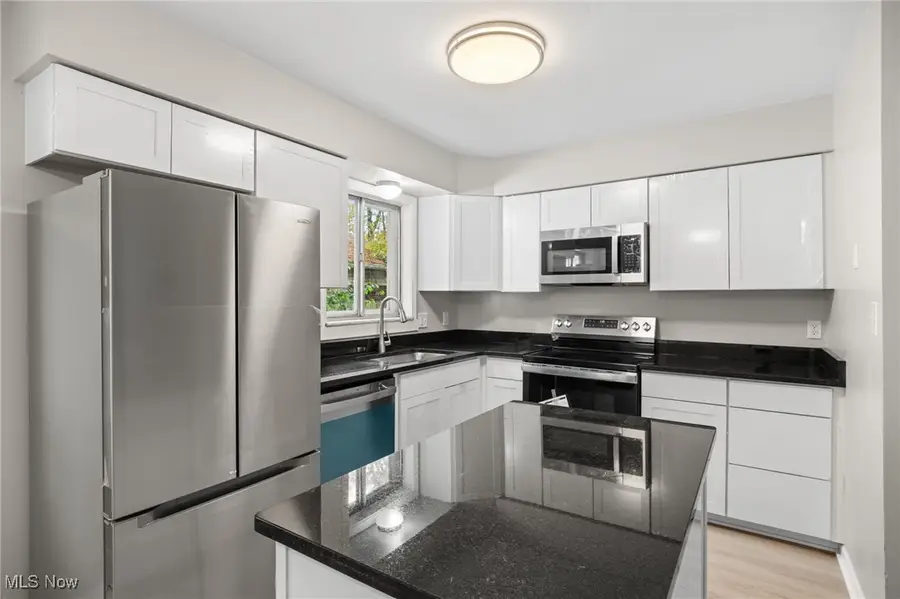 1562 Marlowe Avenue, Akron, OH 44313 - Image #2