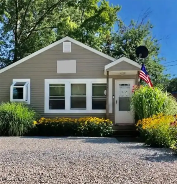 5263 Log Cabin Drive, Geneva, OH 44041