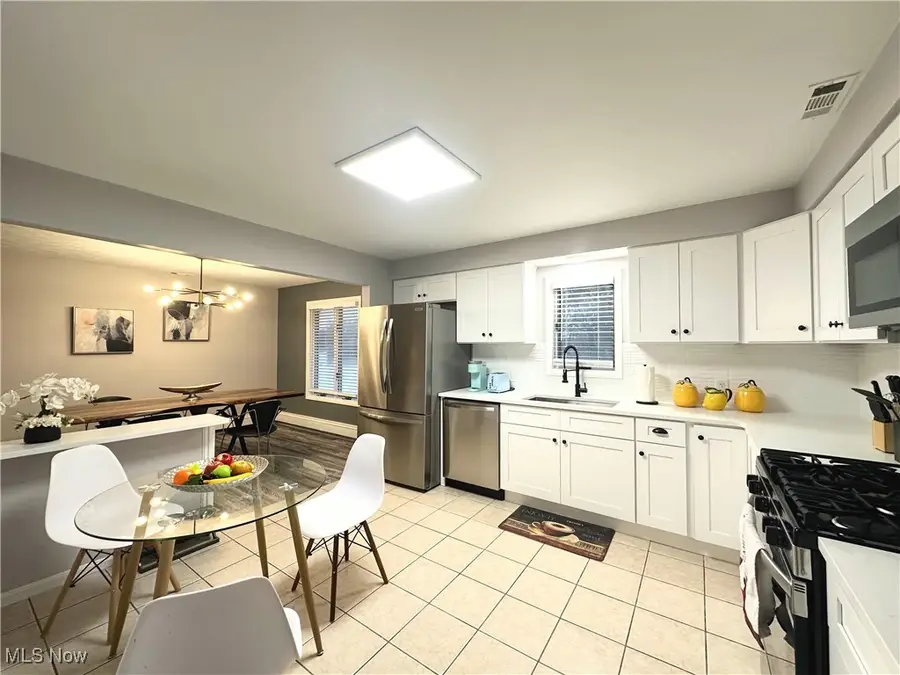 7610 Royal Ridge Drive, Parma, OH 44129 - Image #3