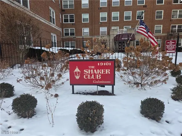 19101 Van Aken Boulevard #424, Shaker Heights, OH 44112