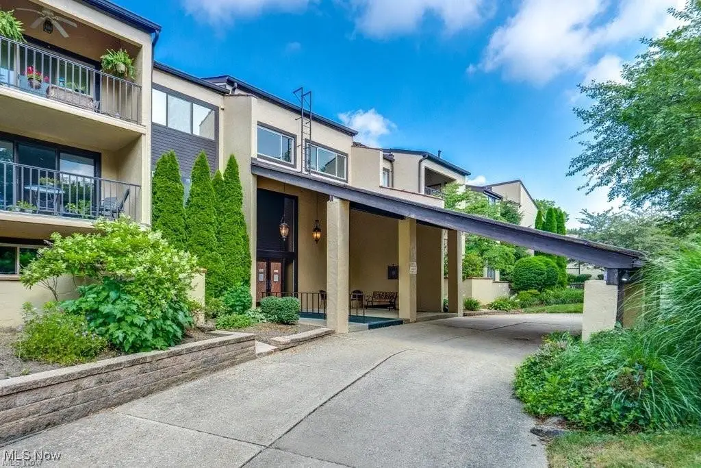 1012 Bunker Drive #304, Fairlawn, OH 44333 - Image #1