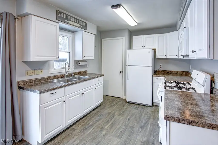 6815 Middlebrook Boulevard, Middleburg Heights, OH 44130 - Image #3