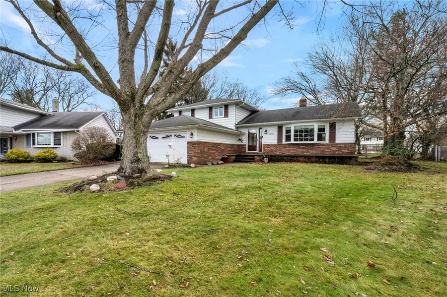 6366 Dunfield Drive, Mayfield Heights, OH 44143 - Image #3