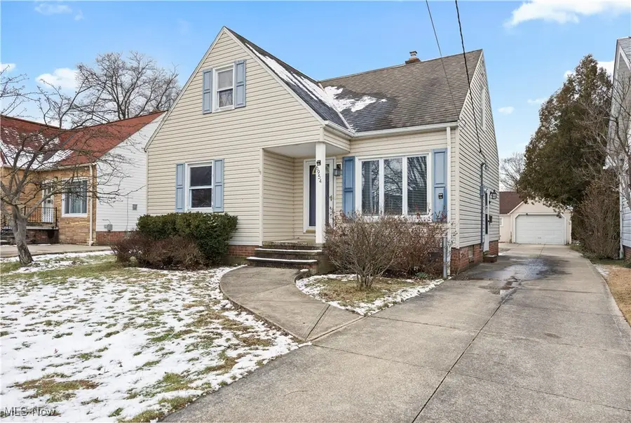 6954 Orchard Boulevard, Parma Heights, OH 44130 - Image #2