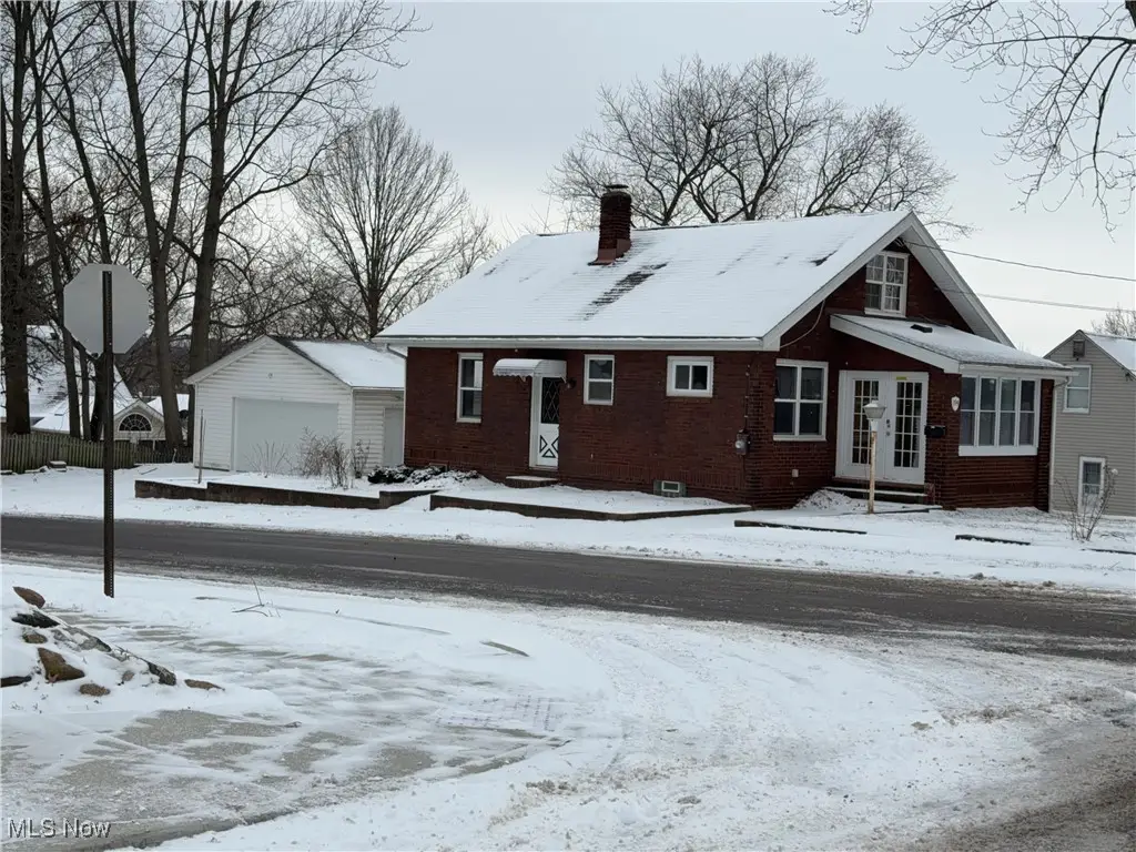 194 E Baird Avenue, Barberton, OH 44203 - Image #1