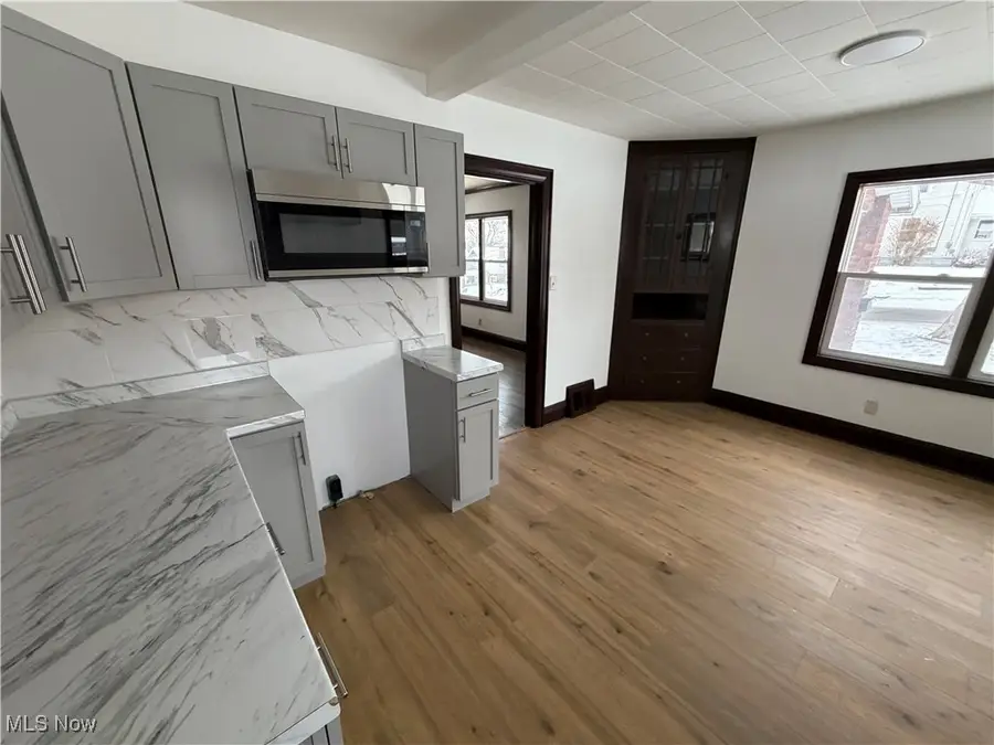 194 E Baird Avenue, Barberton, OH 44203 - Image #3