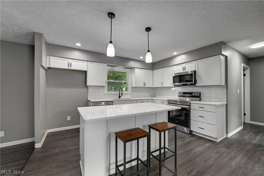 4829 Woodview Drive, Vermilion, OH 44089 - #3