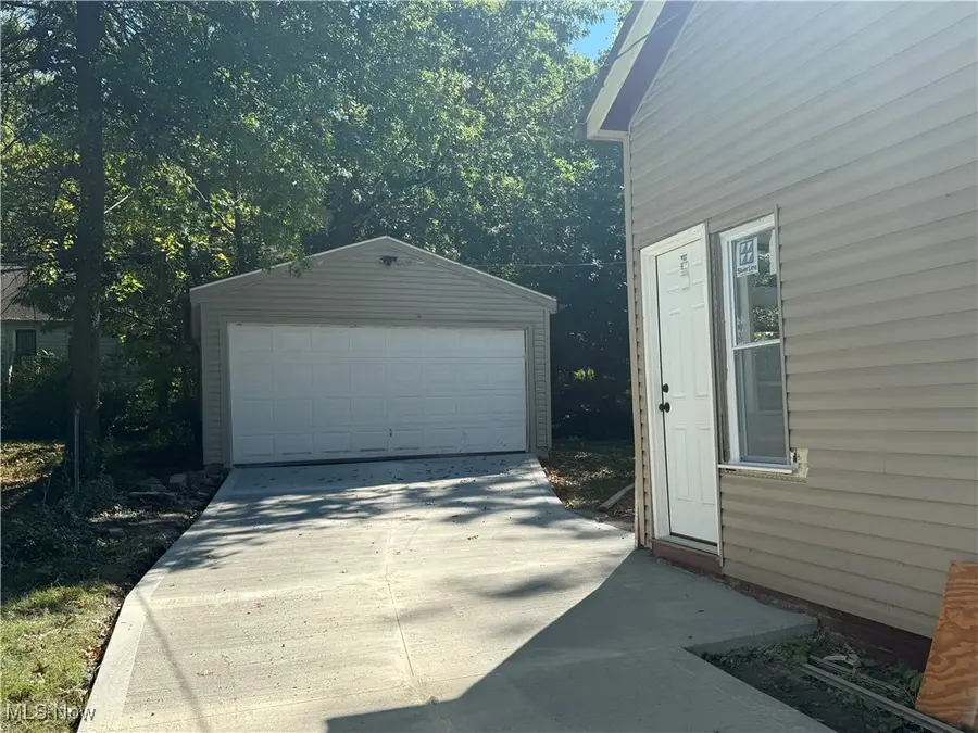 19151 Genesee Road, Euclid, OH 44117 - Image #3