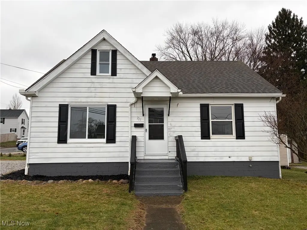 225 25th Nw Street, Barberton, OH 44203 - Image #1