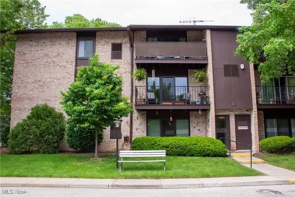 16475 Heather Lane #S202, Middleburg Heights, OH 44130