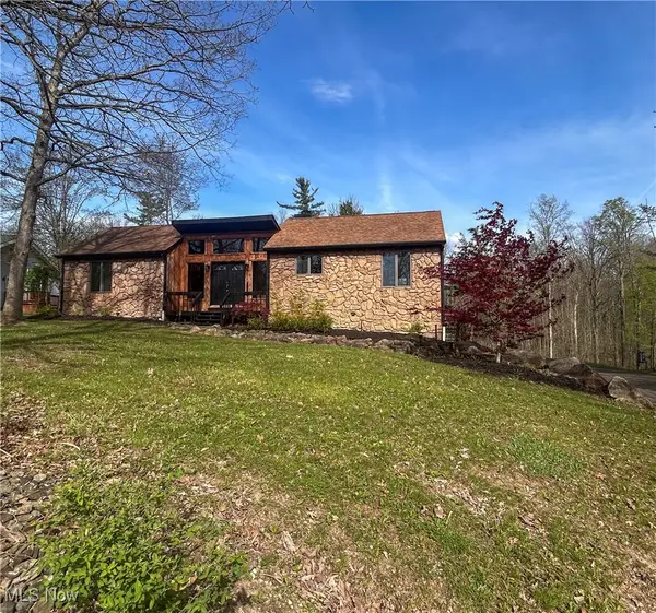 3013 Whispering Pines Drive, Canfield, OH 44406