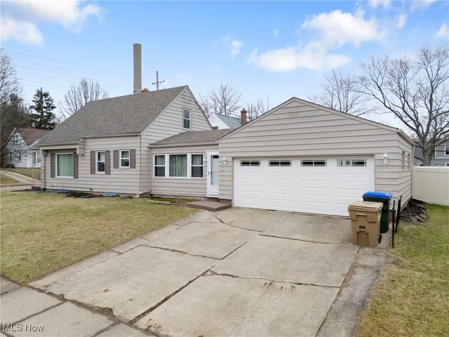 2690 Maitland Avenue, Cuyahoga Falls, OH 44223 - Image #2