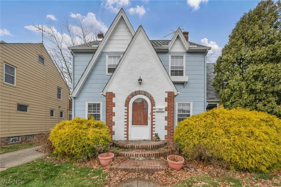 324 E 215th Street, Euclid, OH 44123 - Image #1