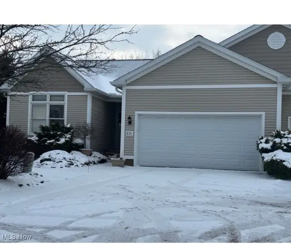 891 Stonewater Drive, Kent, OH 44240