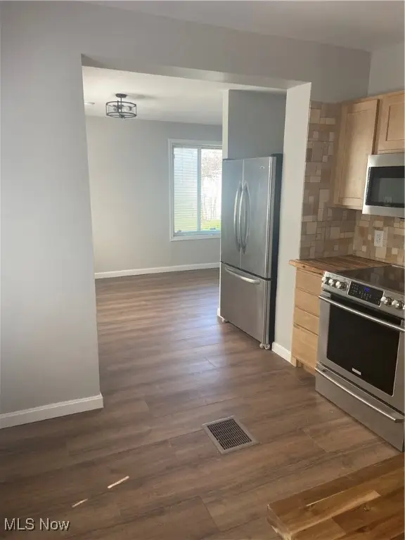 4138 E 154th Street, Cleveland, OH 44128 - Image #2